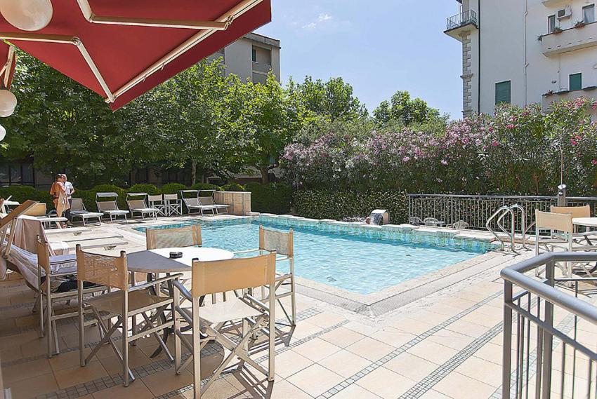 Hotel Maestoso Montecatini-Terme Esterno foto